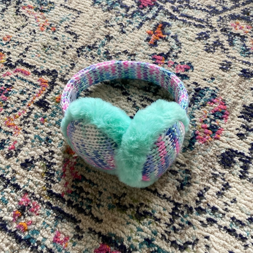 Kids earmuffs never worn!